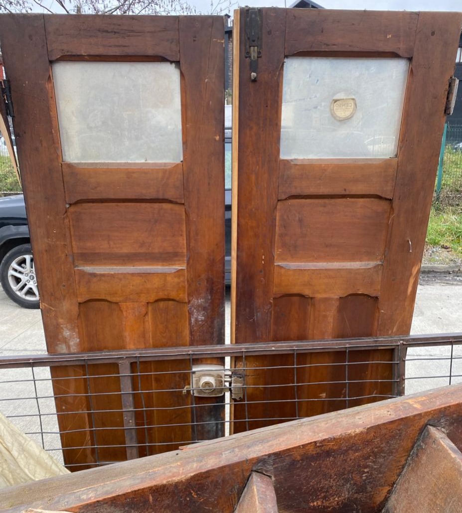 Puerta o mampara de mañio